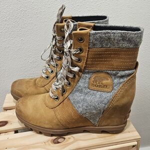 Sorel Women's Tan and Gray Boots